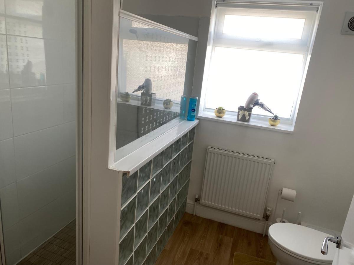 Private House With Free Park For Group Near Wembley Station Villa London Eksteriør bilde