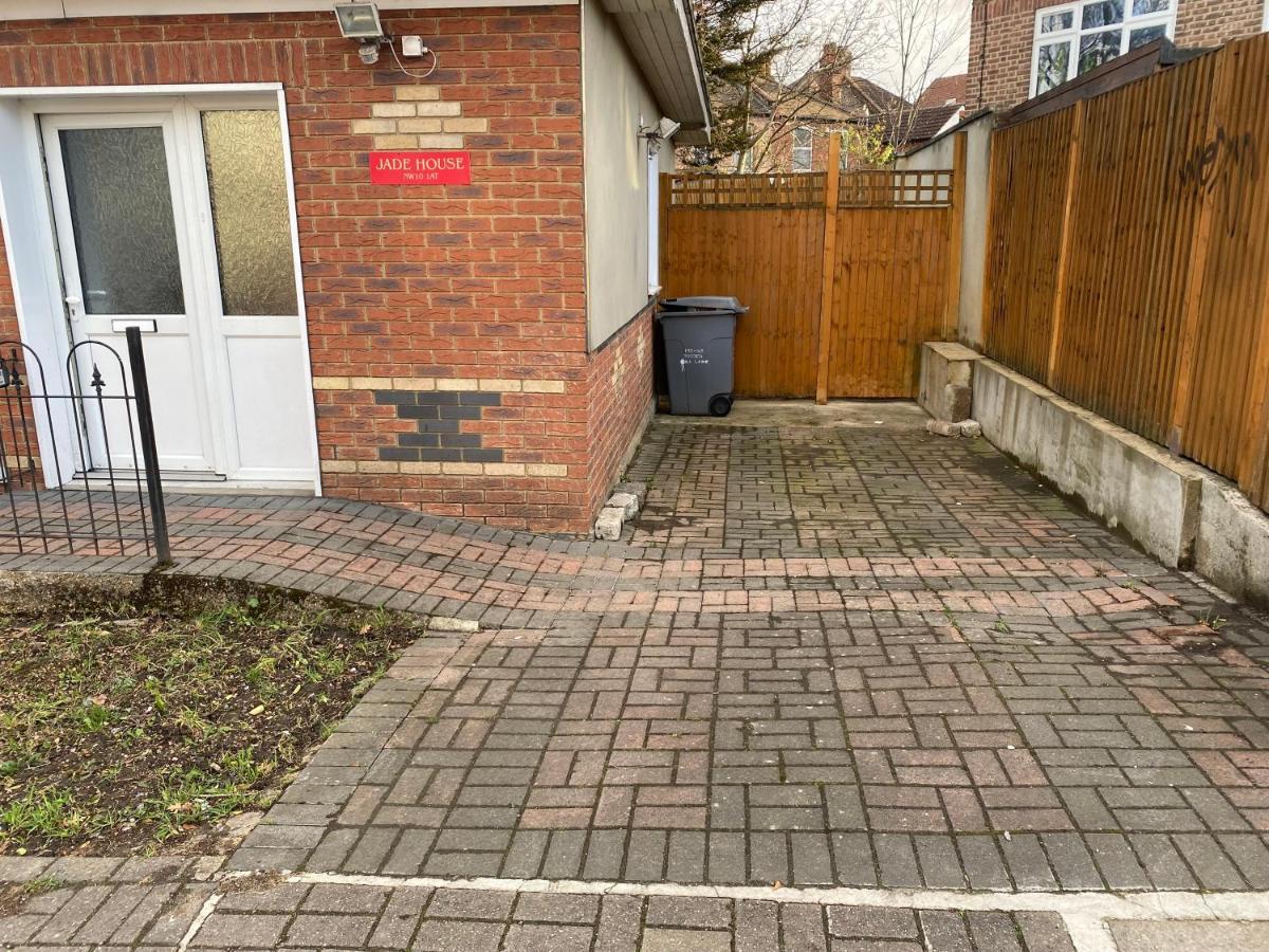 Private House With Free Park For Group Near Wembley Station Villa London Eksteriør bilde